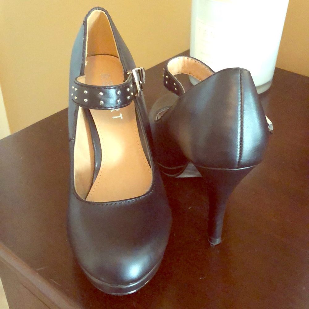 Heels by Report, Mary Jane-like style.